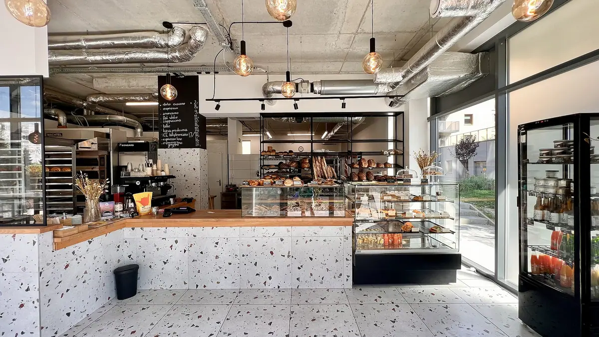 Royale Bakery – bakery in Wapping, Bradford